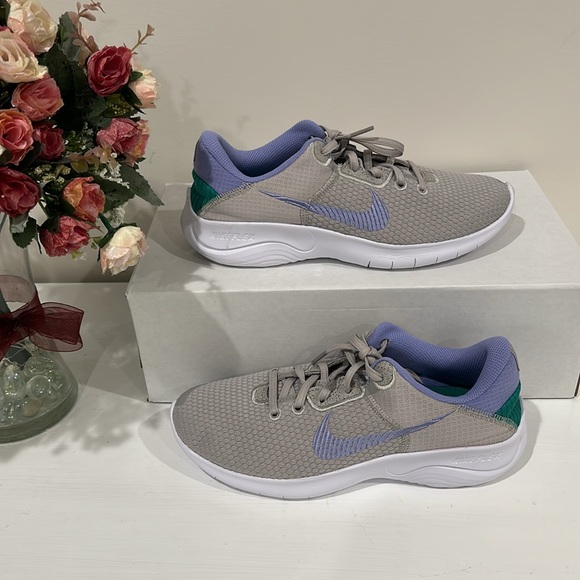 New Women’s Nike Flex Experience Run 11 Size 8 - Picture 6 of 9